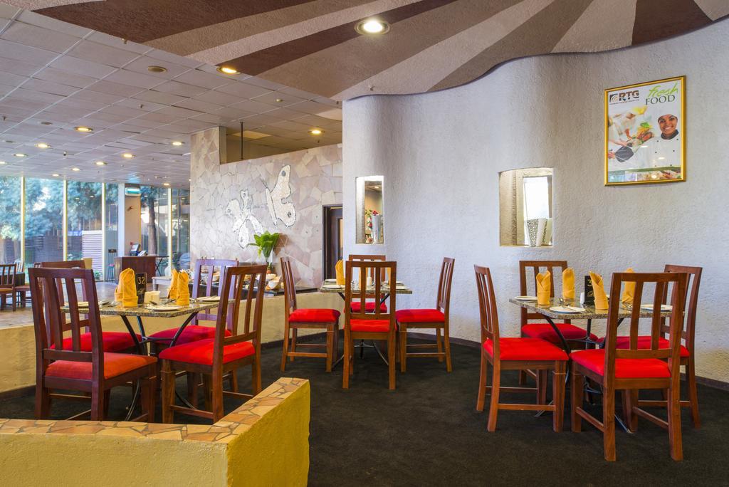 Rainbow Towers Hotel & Conference Centre ハラレ エクステリア 写真