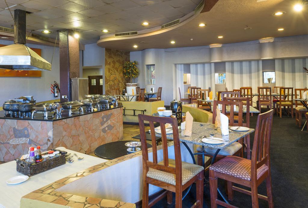 Rainbow Towers Hotel & Conference Centre ハラレ エクステリア 写真