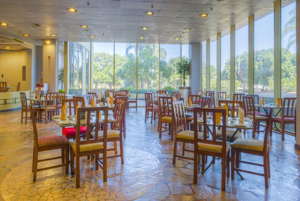 Rainbow Towers Hotel & Conference Centre ハラレ エクステリア 写真